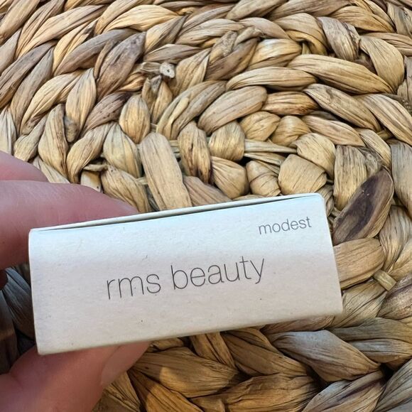 rms Lip2Cheek Creamy multitasker adds buildable, nourishing color lips & cheeks - Picture 13 of 14